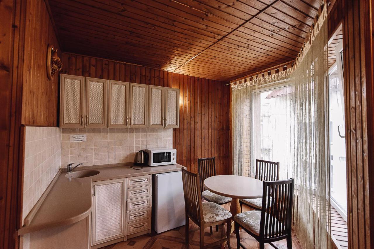 Toga Hotel Yablunytsya Exterior foto